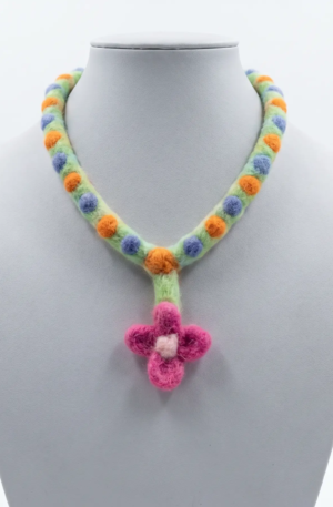 Keçe el işi kolye m1